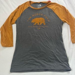 NWT Women’s North Face Mustard and Gray Baseball shirt. Sz M